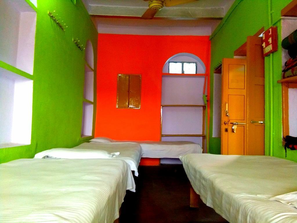 Lodge Yogi