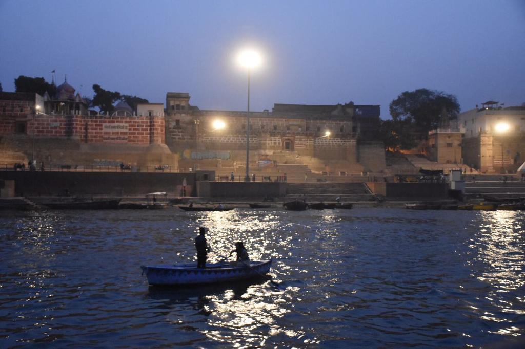 Lodge Yogi Varanasi